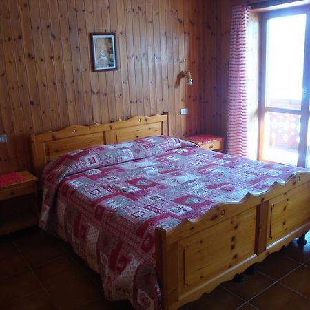 Hotel Alpe Fleurie Champoluc Exterior foto