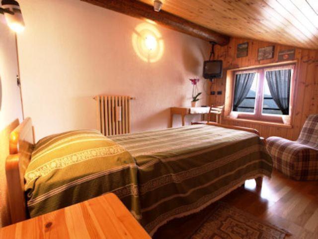 Hotel Alpe Fleurie Champoluc Cameră foto
