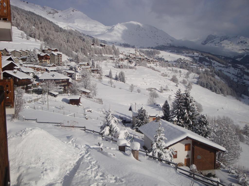 Hotel Alpe Fleurie Champoluc Exterior foto