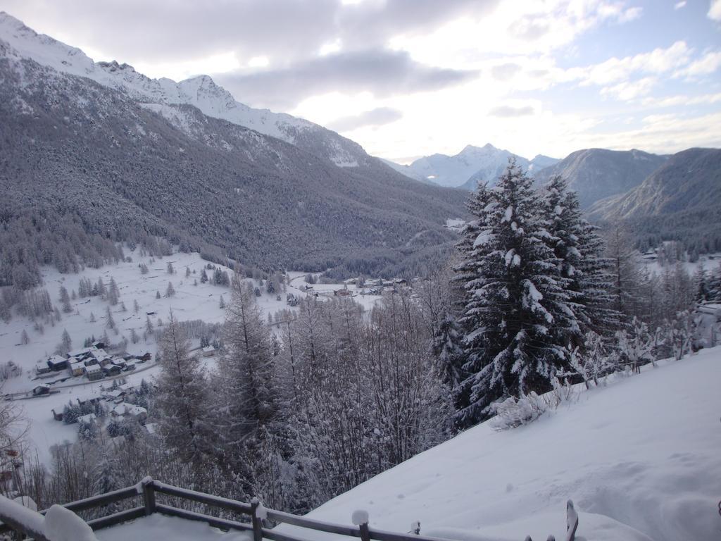 Hotel Alpe Fleurie Champoluc Exterior foto