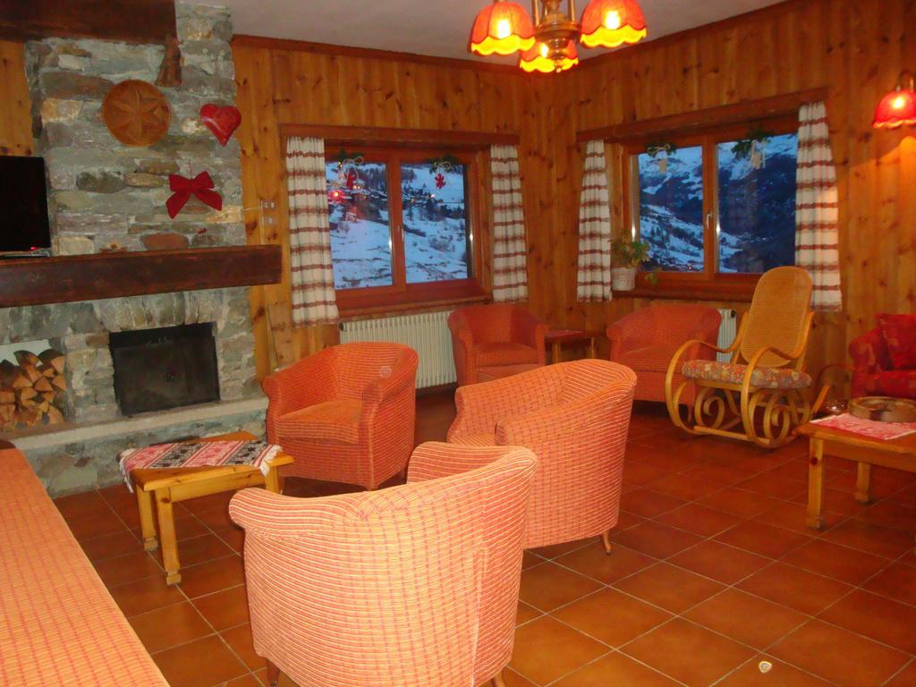 Hotel Alpe Fleurie Champoluc Exterior foto