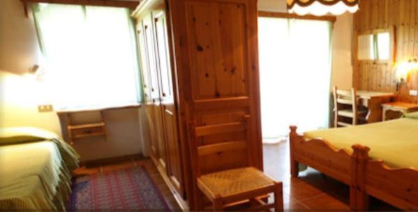 Hotel Alpe Fleurie Champoluc Cameră foto